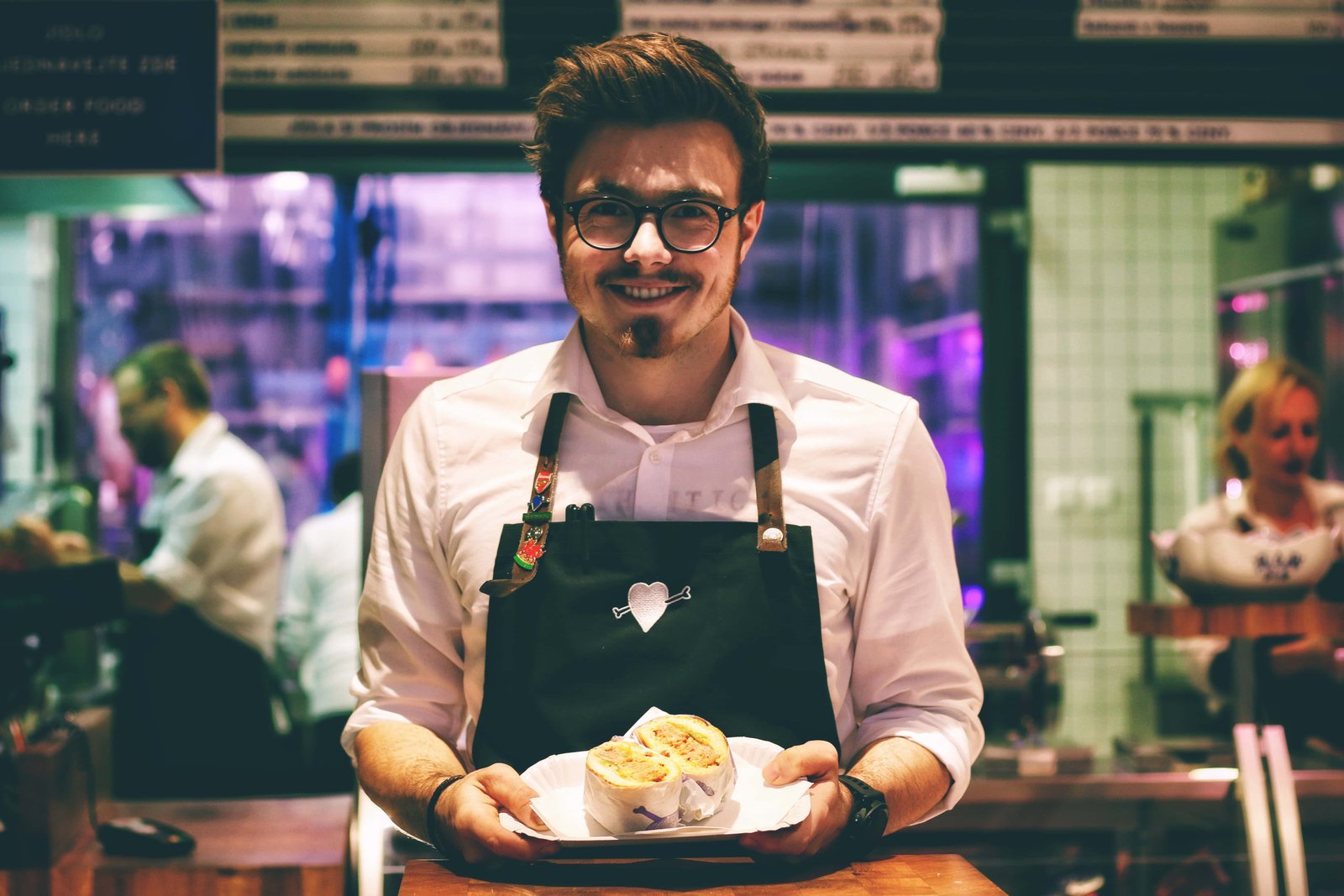 waiter summer job for college students