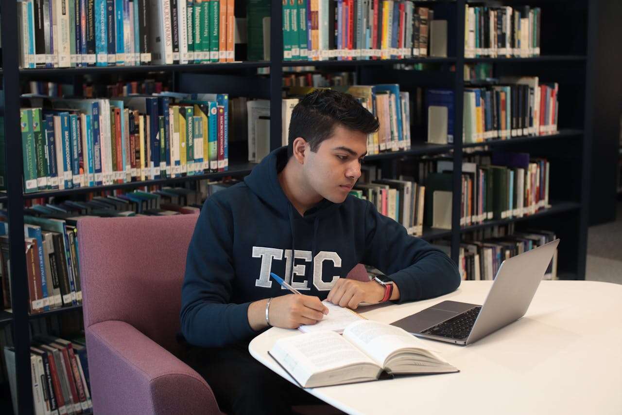 writing social work essay